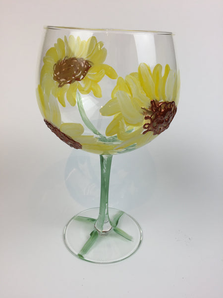 gin cocktail glass summer blossom