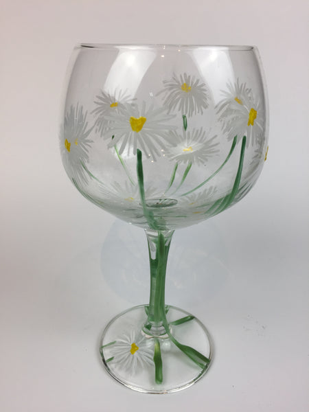 gin cocktail glass daisies